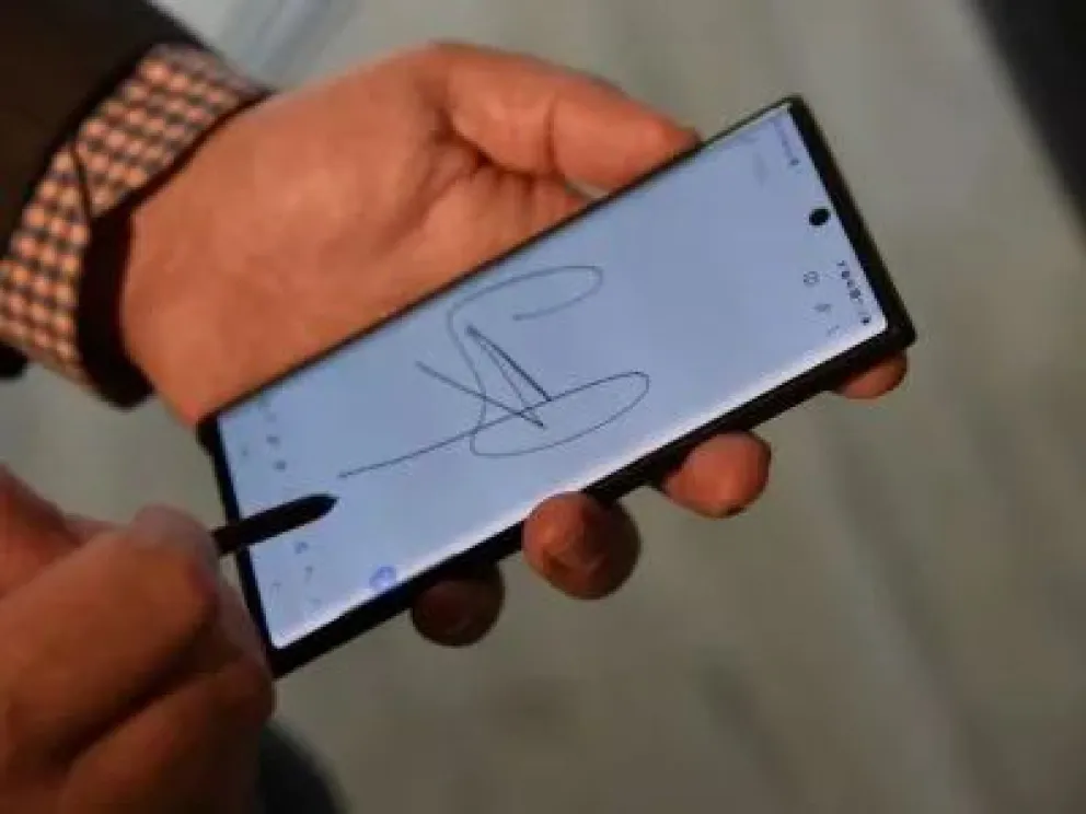 Oficializaron la firma digital: se podrán formalizar contratos y trámites en forma remota