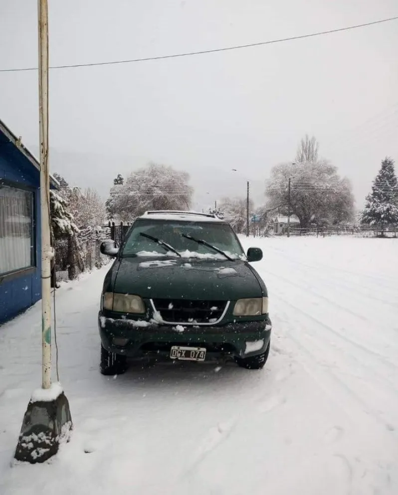 Robaron una camioneta en el Alto Valle y buscan a los responsables