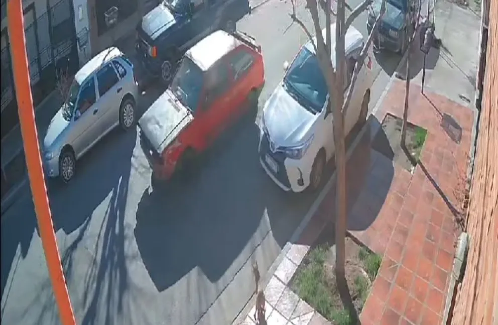 Un padre busca al conductor que atropelló y abandonó a su hijo en la vía pública