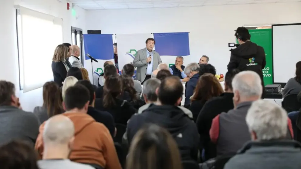 Weretilneck presentó líneas de financiamiento para productores