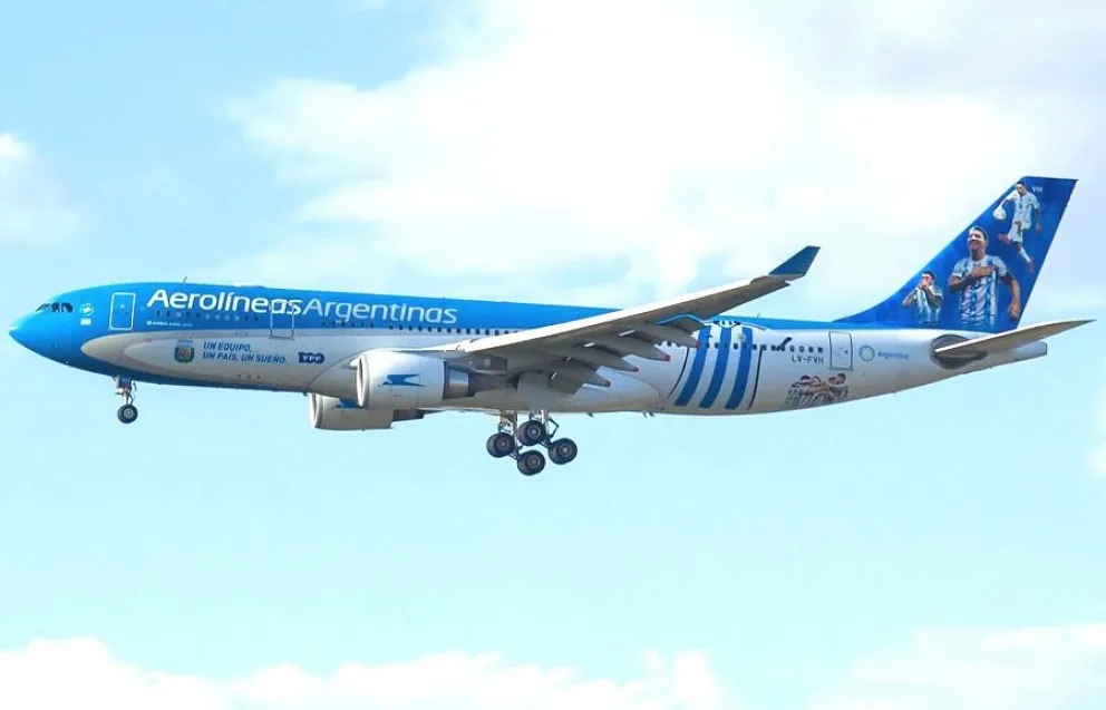 El presidente de Aerolíneas Argentinas confirmó que compañías internacionales quieren comprarla