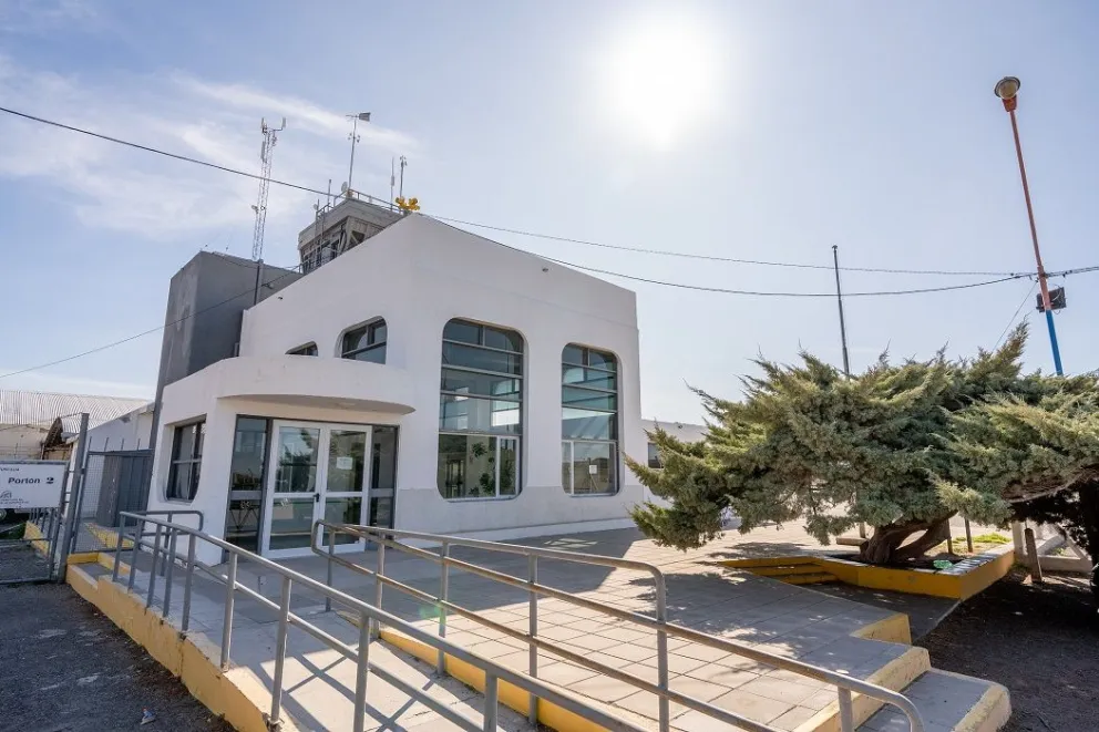 El aeroclub de Roca, continúa funcionando con el aporte de instituciones y socios. Foto: ANR