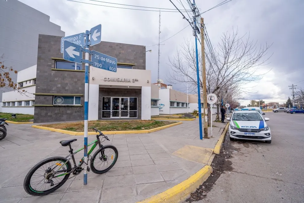 Un joven de 23 años y una chica de 14 años fueron detenidos. 