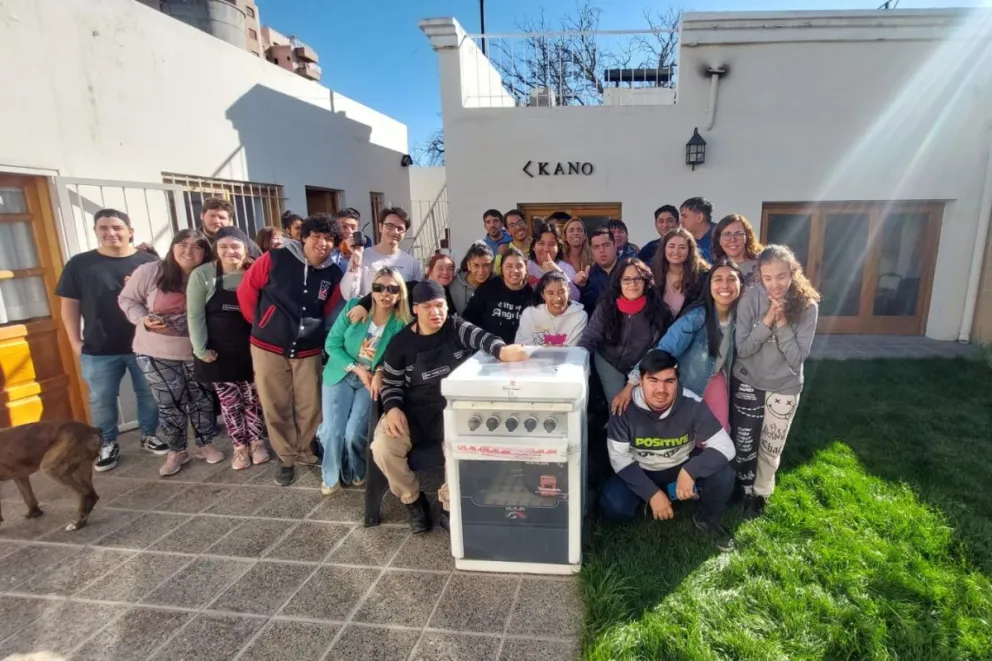 La Fundación Kano recibió nuevo equipamiento para sus talleres comunitarios