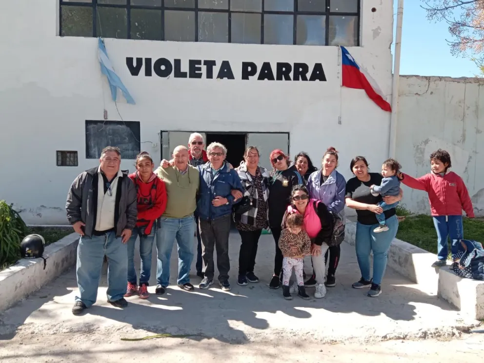 La nueva comisión directiva del Violeta Parra realizó un gran esfuerzo para reabrir el centro. Foto (Centro Residentes Chilenos).