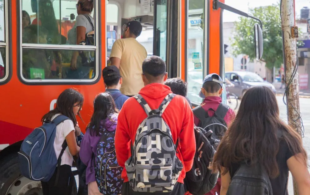 50% menos en el colectivo: así podés acceder al beneficio para estudiantes en Río Negro