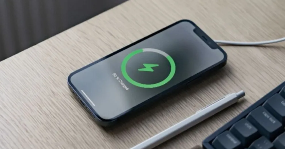 El truco casero para cargar más rápido la batería de tu celular
