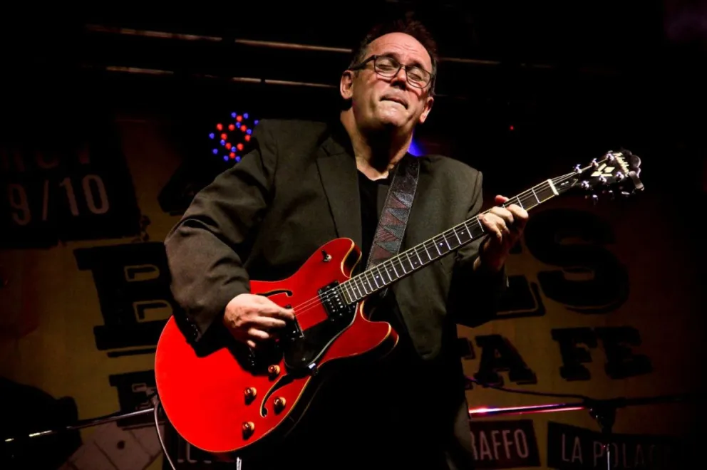 Uno de los guitarristas de blues más conocidos de Latinoamérica regresa a Roca