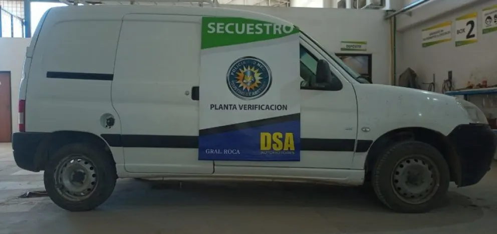 Llevó a verificar la camioneta y se la secuestraron