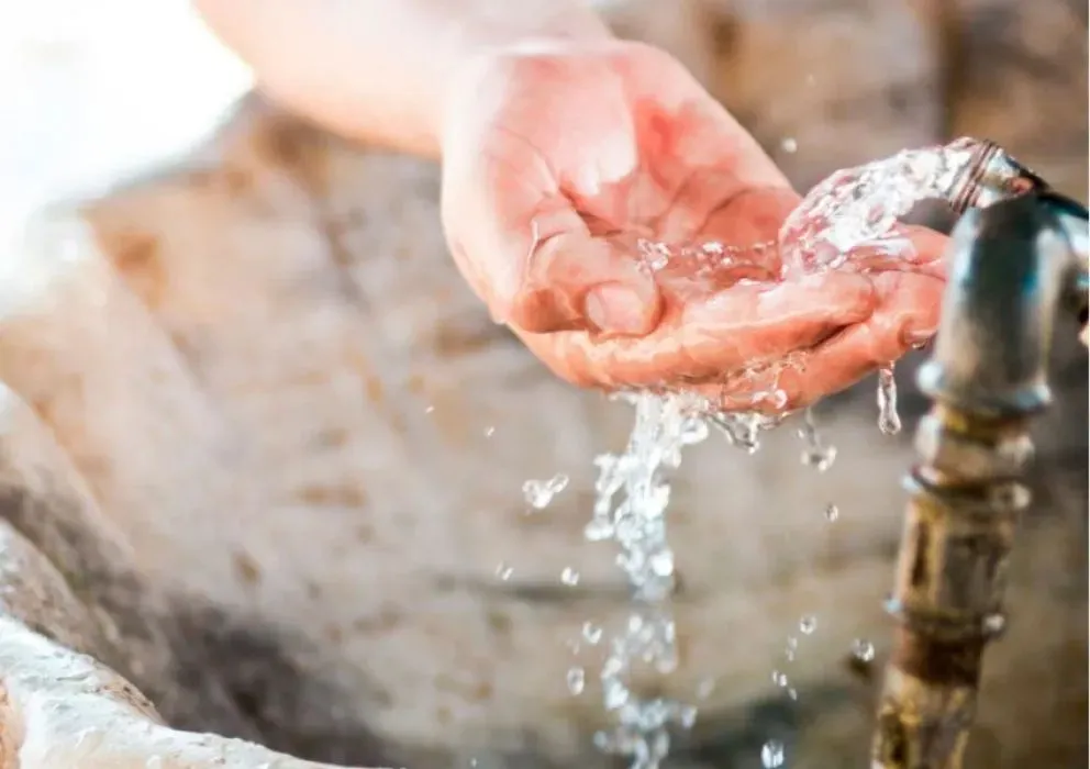 Calculan cuántos litros de agua consume la elaboración de productos de la vida cotidiana