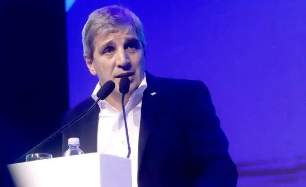 Reducción del Impuesto PAIS: Caputo le pidió a los empresarios que "bajen los precios"