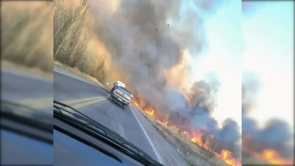 Incendio de grandes magnitudes en la zona del Tercer Puente obligó a cortar el tránsito 