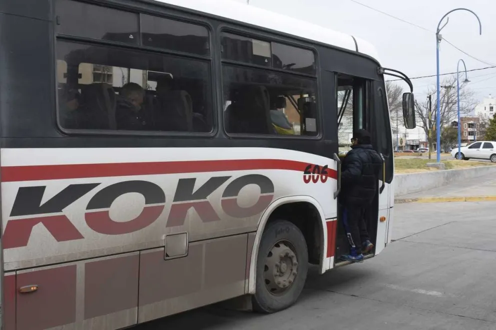 Impulsan mejora del servicio de transporte entre Roca y Neuquén