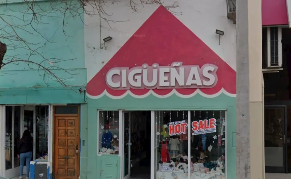 Lo atraparon robando en una tienda de ropa para bebés en pleno centro