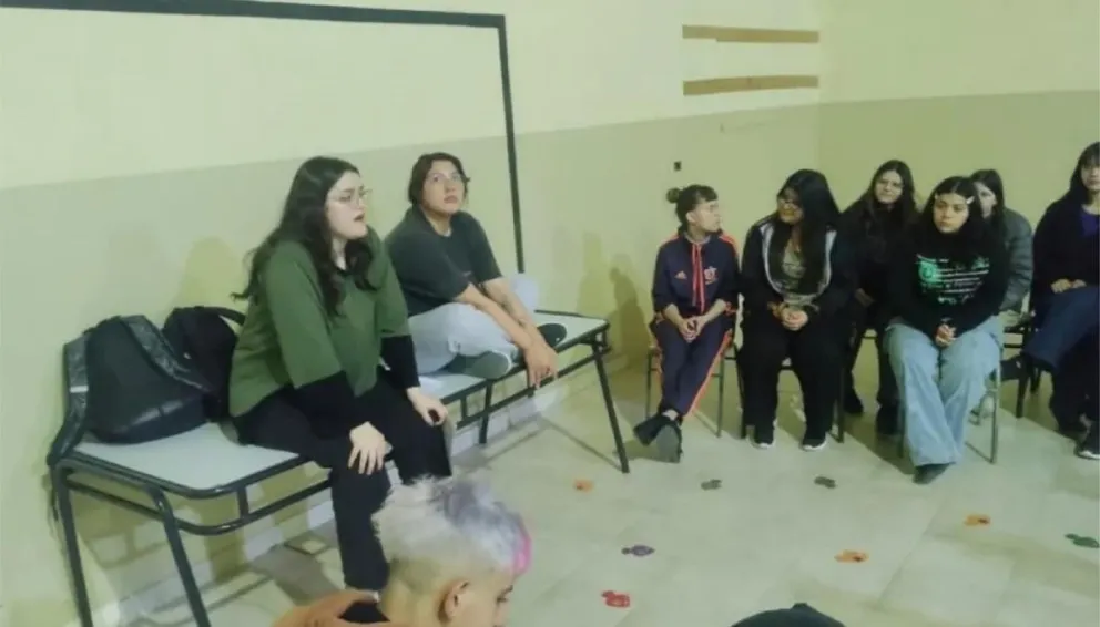 Estudiantes roquenses se capacitan contra el consumo de drogas