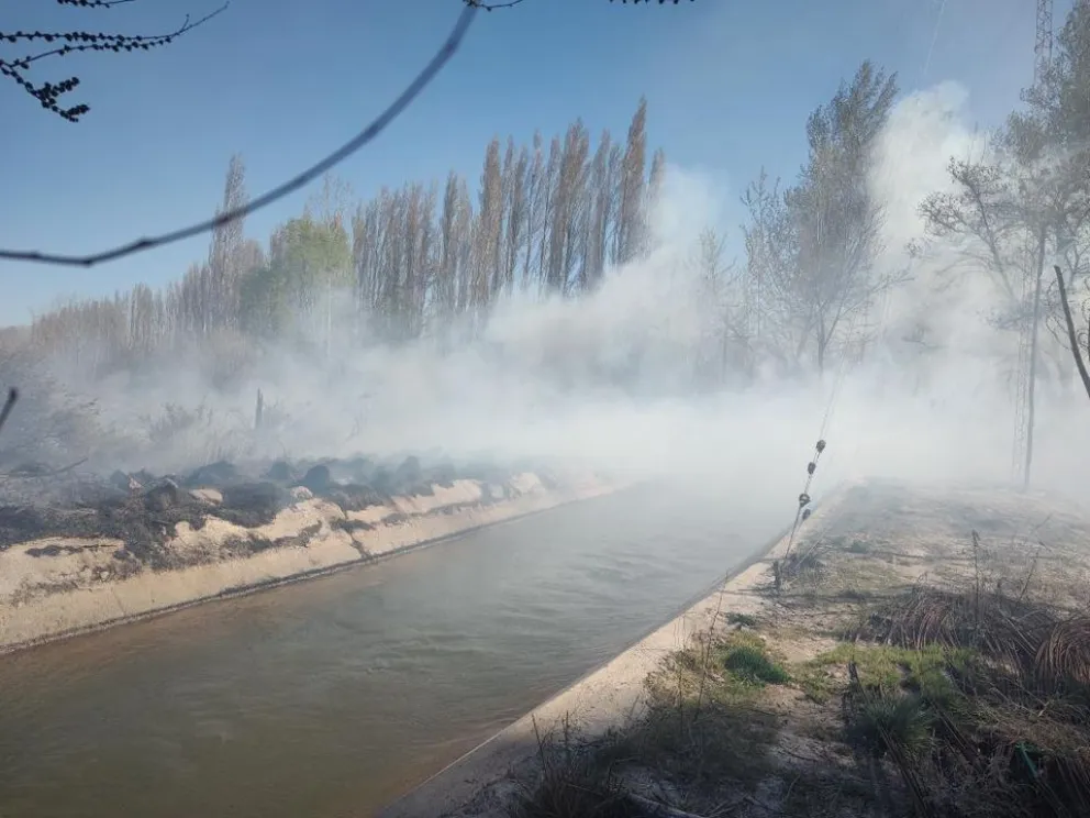 Reclamo por una quema descontrolada: “casi prenden fuego mi casa y la del vecino”