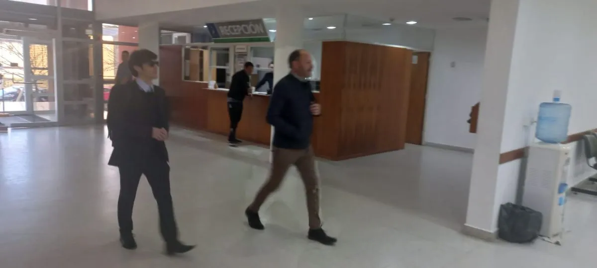 Gatti lleg&oacute; a Tribunales junto a uno de sus abogados