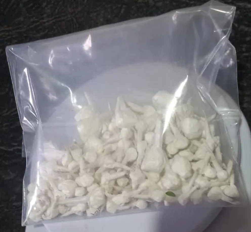 Atraparon a un joven haciendo delivery de droga en Roca