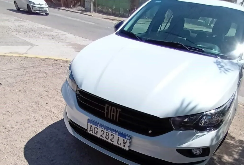 Le robaron el auto a un jubilado y lo busca desesperadamente en Roca