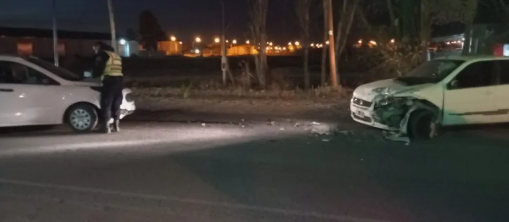 Fuerte choque entre dos autos en Damas Patricias: uno de los conductores iba alcoholizado 