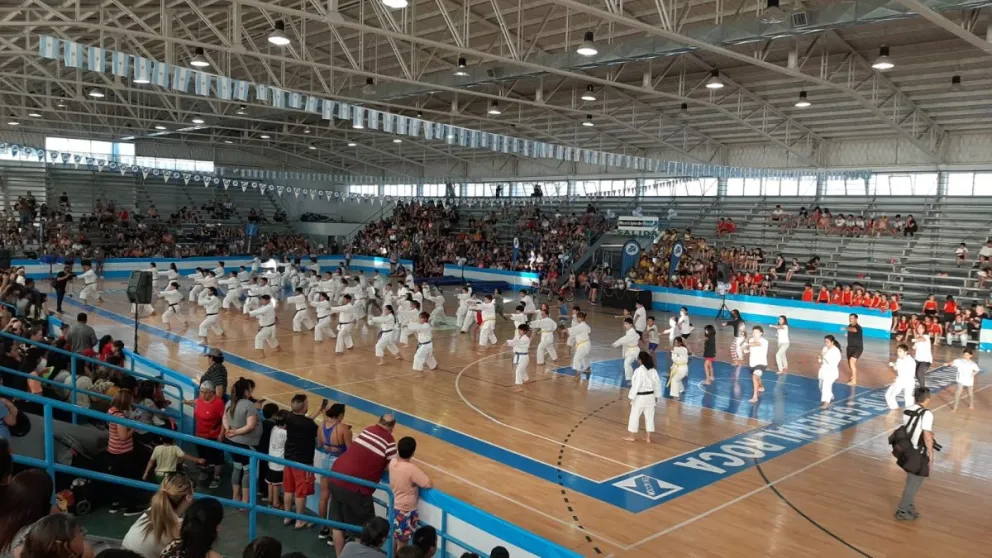 Alumnos de la escuela de kárate GojuKai recaudan fondos para viajar a competir a Chile