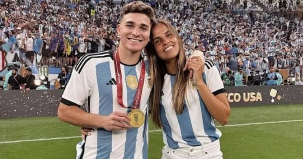 Se conocieron detalles de la interna familiar de Julián Álvarez por estar en pareja con Emilia Ferrero 