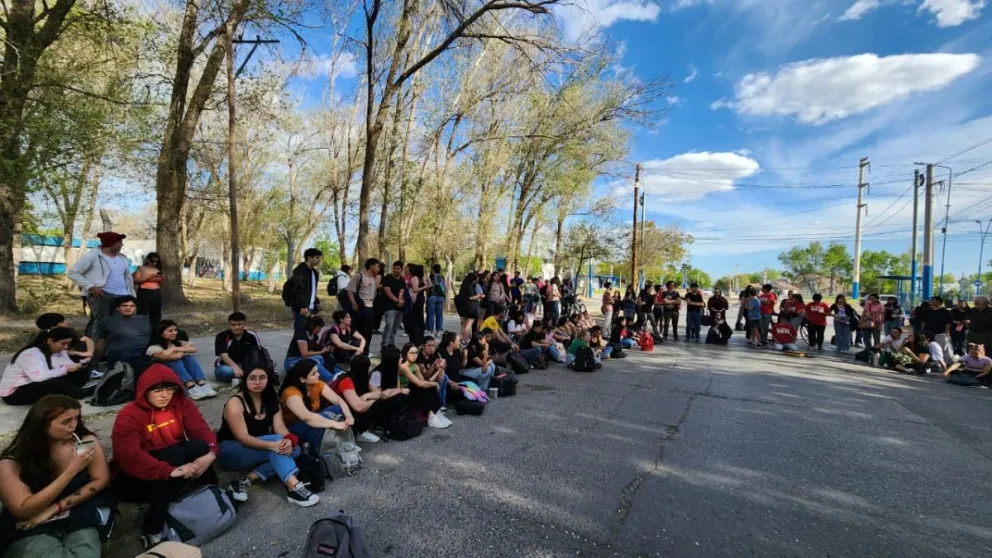 Asamblea del Frente Sindical Universitario define próximas medidas de fuerza tras el veto al presupuesto universitario