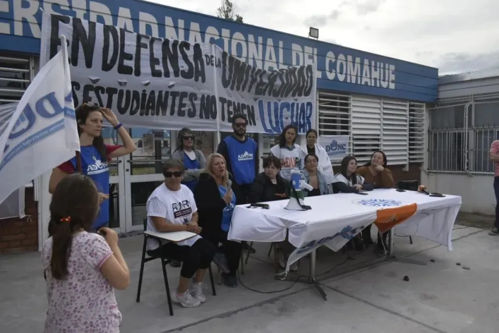 Universitarios reafirman la confrontación con el gobierno nacional