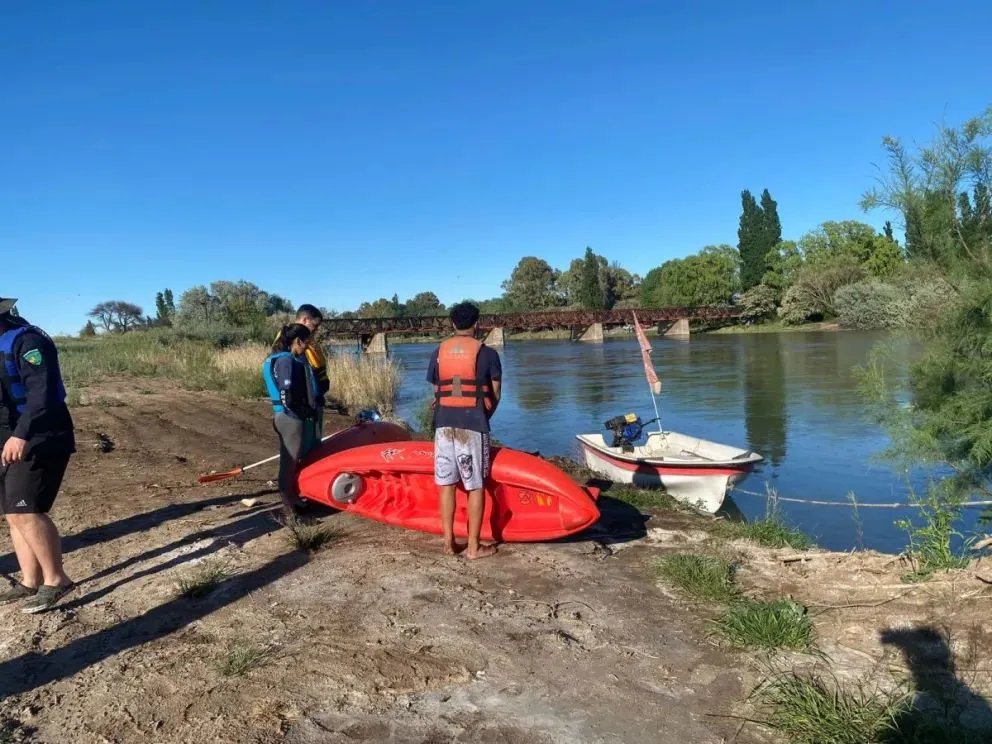 Hallan el cuerpo de un hombre en el río Colorado