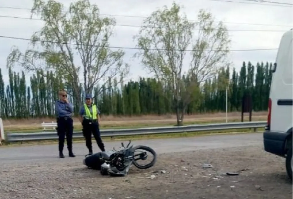 Transitaba en un vehículo robado, chocó y lo descubrieron