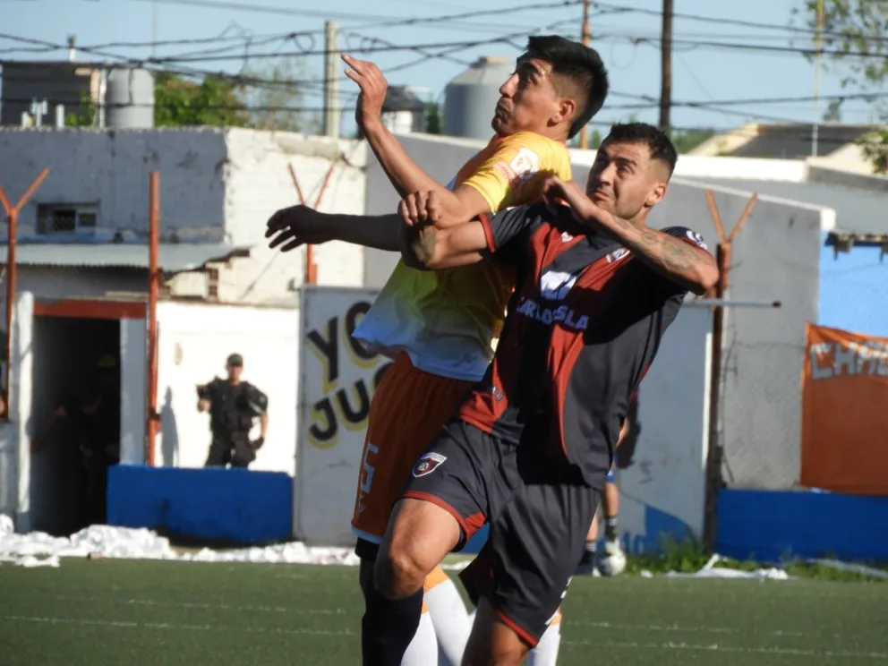 Empate en el clásico roquense en la primera fecha del Torneo Regional Amateur