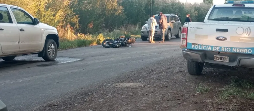 Una motocicleta chocó contra un tractor en la zona rural