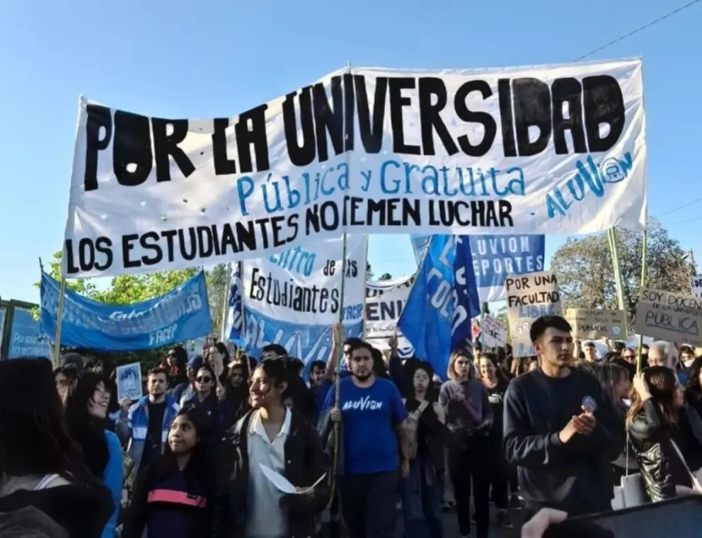 Comenzó la toma de la Facultad de Psicología y Ciencias de la Educación