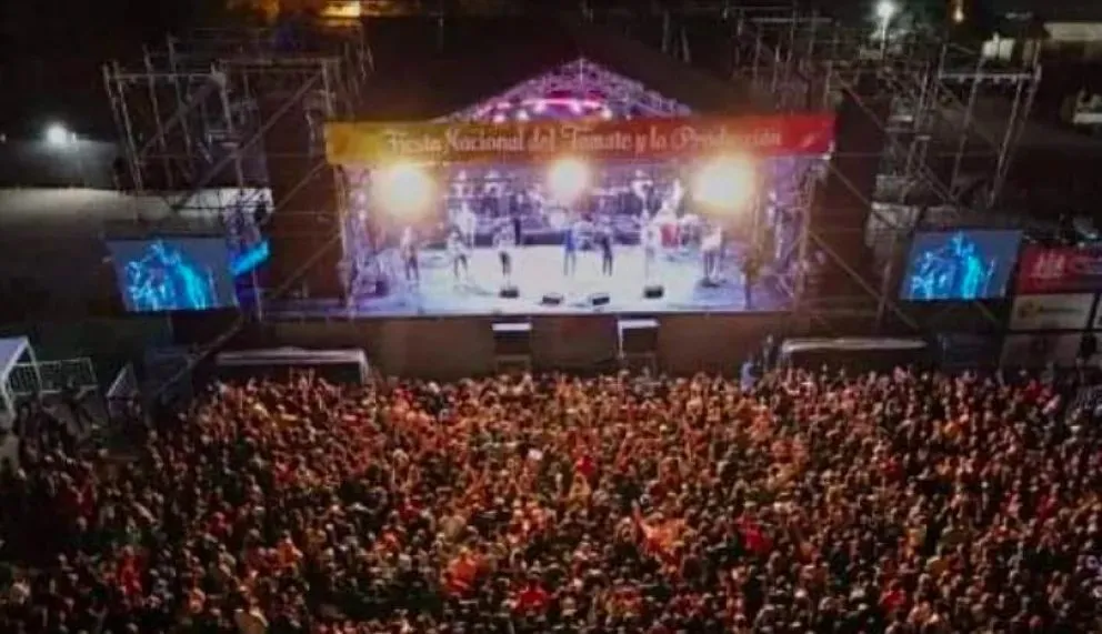 De esta manera la grilla completa de artistas nacionales. (Foto archivo)