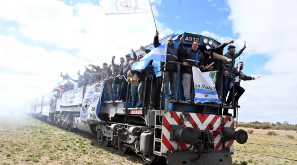 A todo vapor: el tren solidario llega a los valles rionegrinos
