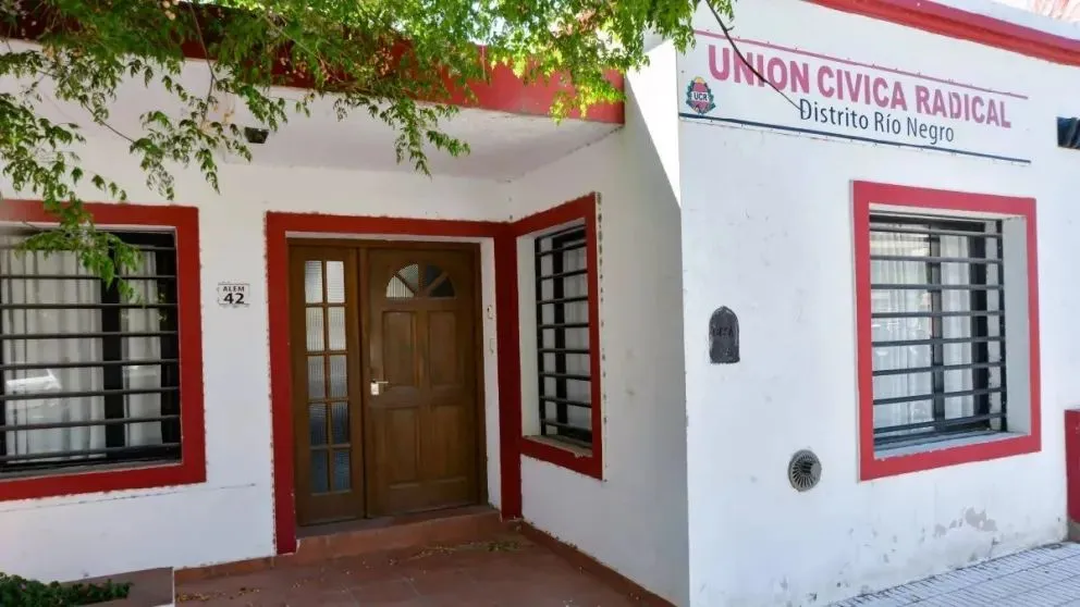 Fueron 20 los borrados de la afiliación a la UCR y promovieron la expulsión de Román