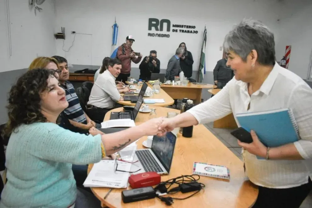 Paritarias: el gobierno se reunió con Unter y no habrá nueva oferta