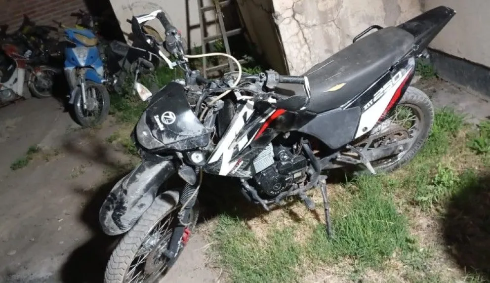 Tuvo un grave accidente en el ingreso al Fortín Lagunita y fue derivado a Roca