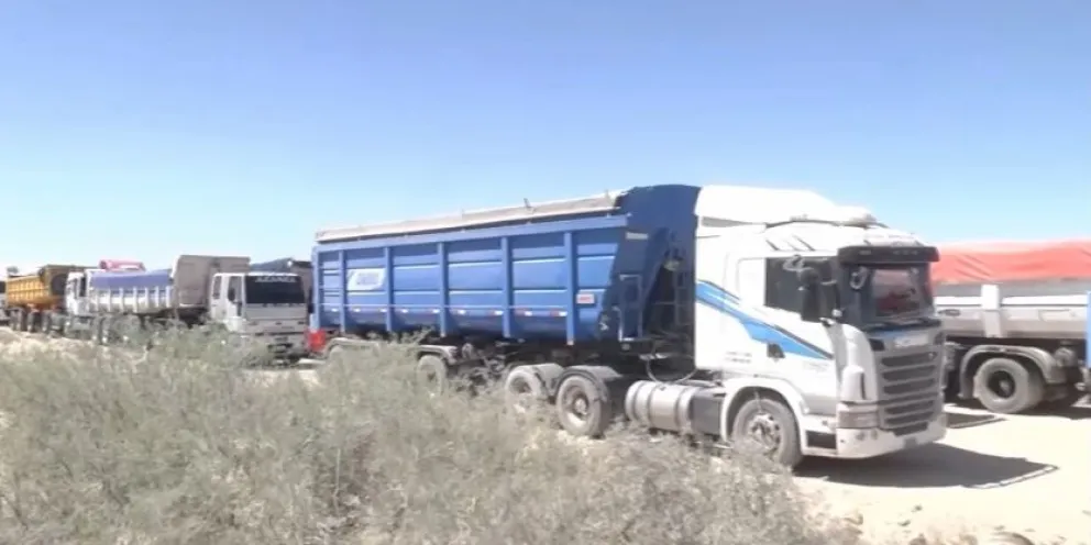 Bloqueo en Ruta 6: hasta cuándo seguirá el corte para camiones que transportan arena