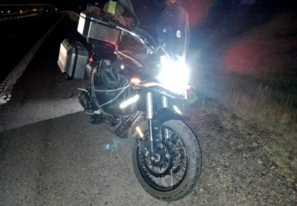 Desconocía cómo era ese sector de la Ruta 22 y chocaron contra el guardarraíl