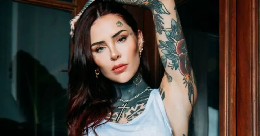 Cande Tinelli publicó las fotos hot que vende en una plataforma para adultos