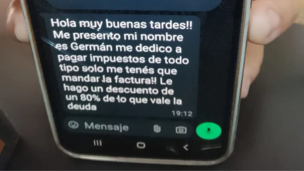 A tener cuidado: detectaron falsos cobradores de impuestos municipales en Roca