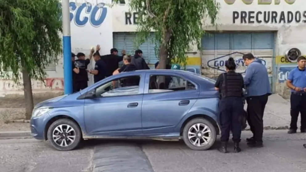 Los chicos salían de la escuela cuando se desató una persecución policial en Roca