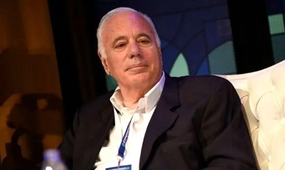 Hugo Sánchez reconocido productor de la zona presenta su libro “Buenos frutos” en Roca