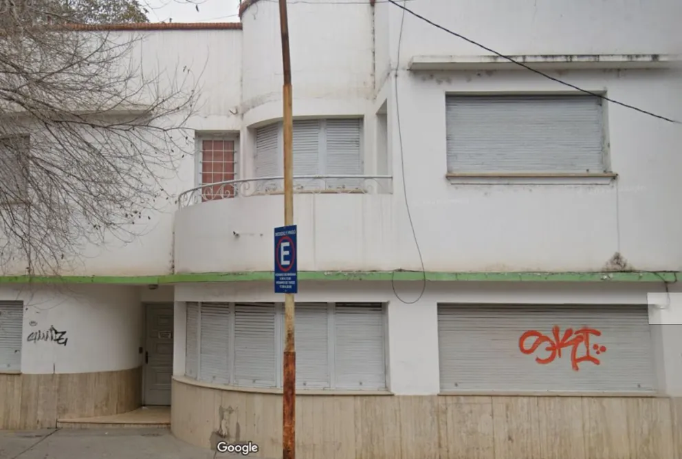 Se encuentra habilitada en Supervisión, ubicada en la esquina de Avenida Roca y Villegas las inscripciones a 1° grado Fuera de Término, . Foto (Google Maps).