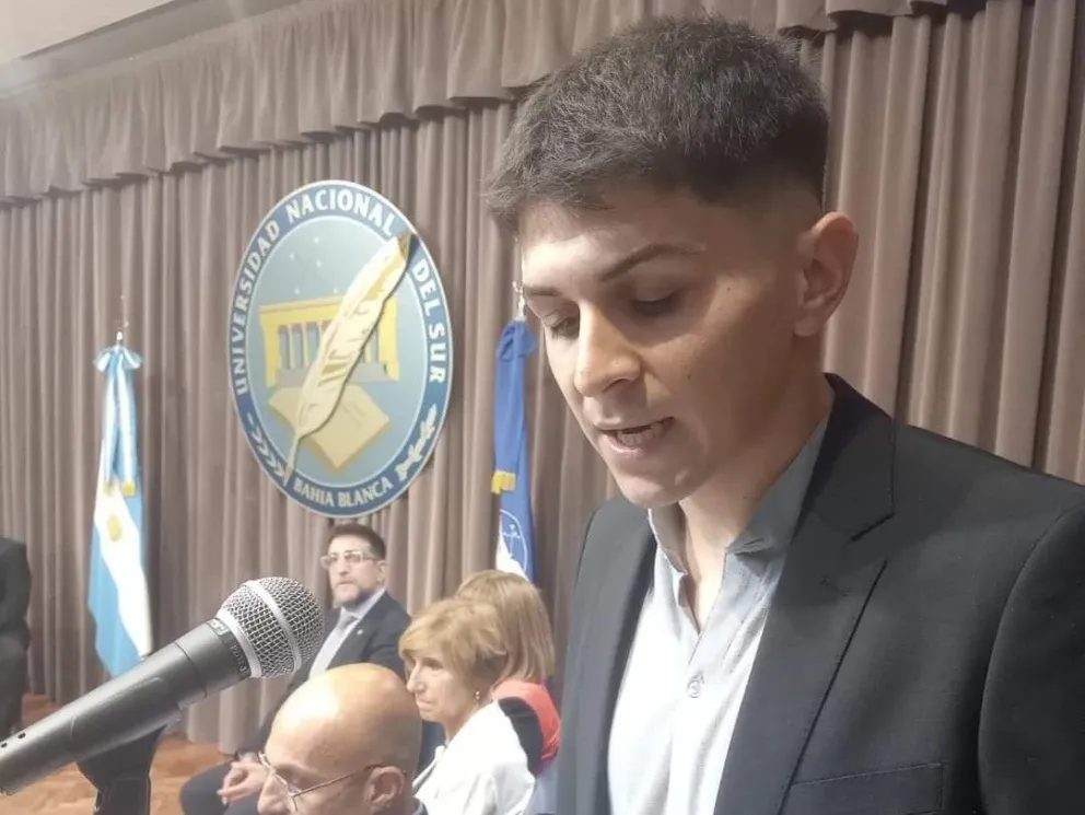 Cumplió su sueño de recibirse en la universidad pública: "Soy el primer graduado de una familia de laburantes"