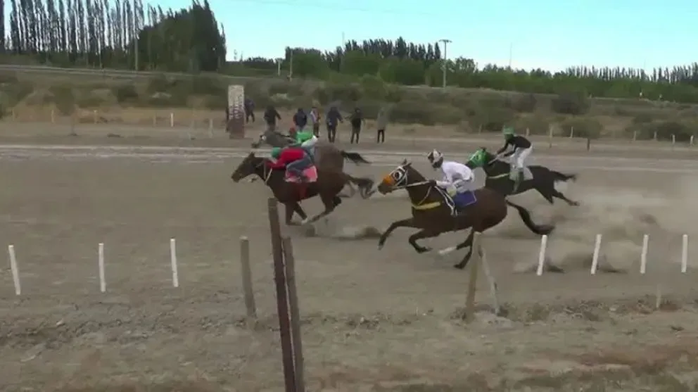 El hecho ocurrió alrededor de las 14 del domingo en la zona de bardas de Mainqué . Foto (archivo).