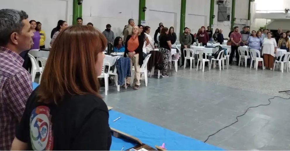 Unter definió paro por 24 horas y pedir la renuncia de la ministra de Educación