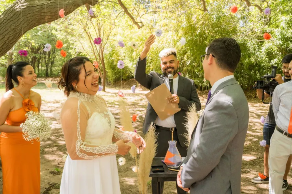 Como en el cine: conocé a Ezequiel ‘Chipi’ Bertucci, un maestro de las ceremonias