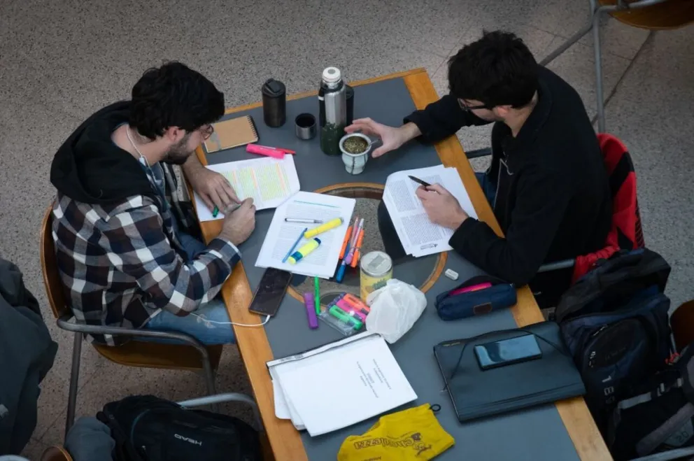 Arancelamiento de la educación para extranjeros: representan menos del 5% de los alumnos de universidades públicas